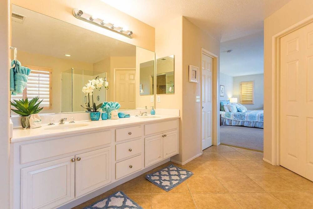 Photo of Bathroom in Lower Peters Canyon