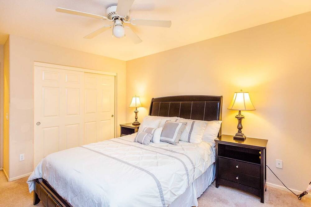 Photo of Bedroom in Lower Peters Canyon