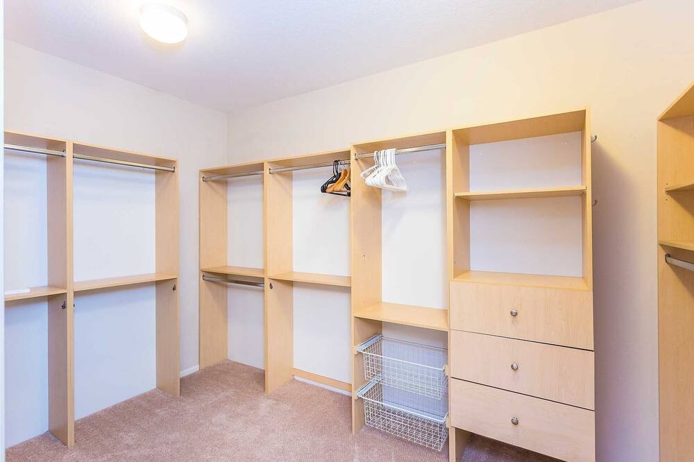 Photo of Bedroom in Lower Peters Canyon