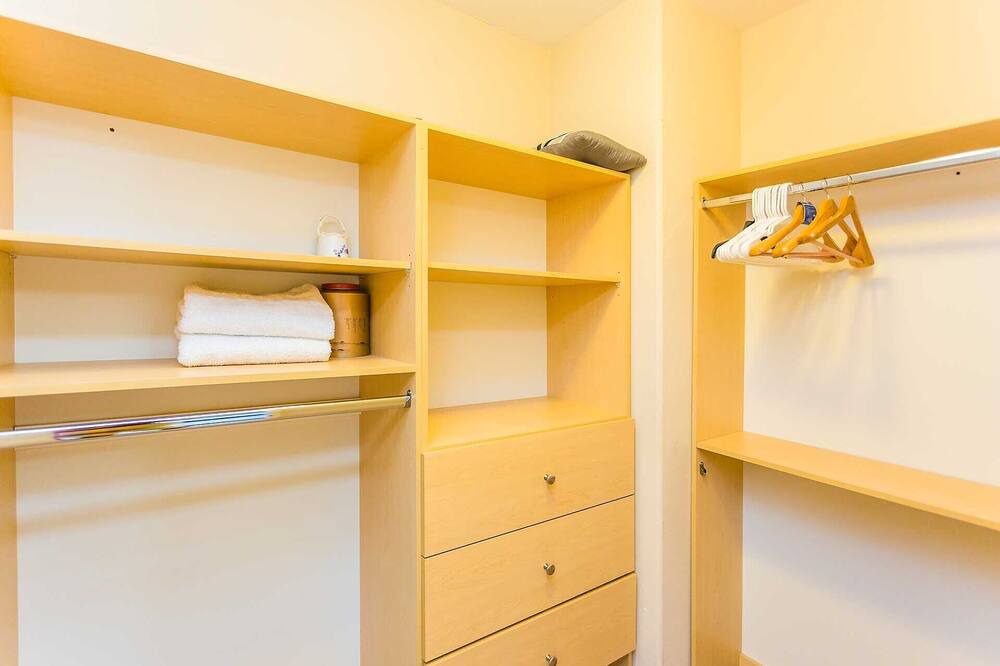 Photo of Bedroom in Lower Peters Canyon