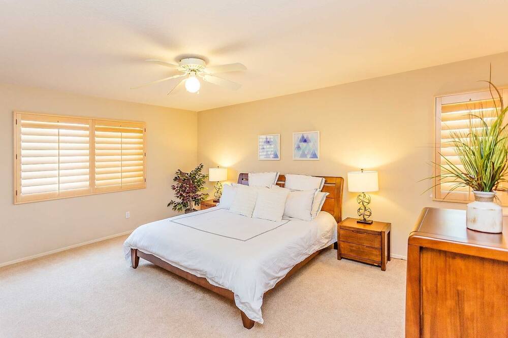 Photo of Bedroom in Lower Peters Canyon