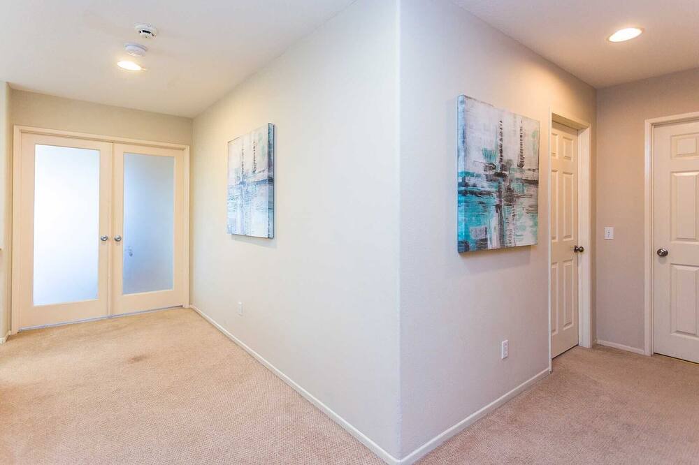 Photo of Bedroom in Lower Peters Canyon