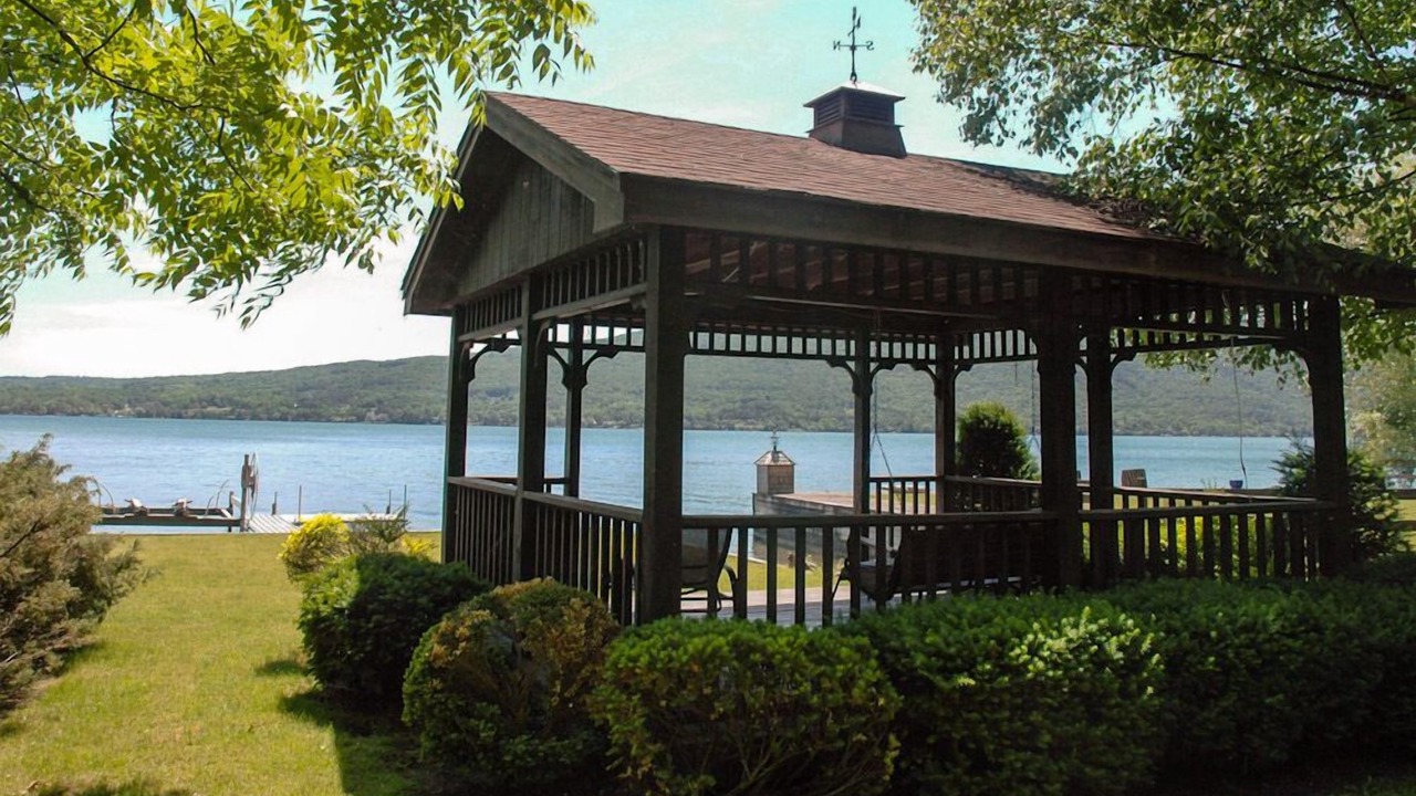 Photo of Buildings in Holcomb