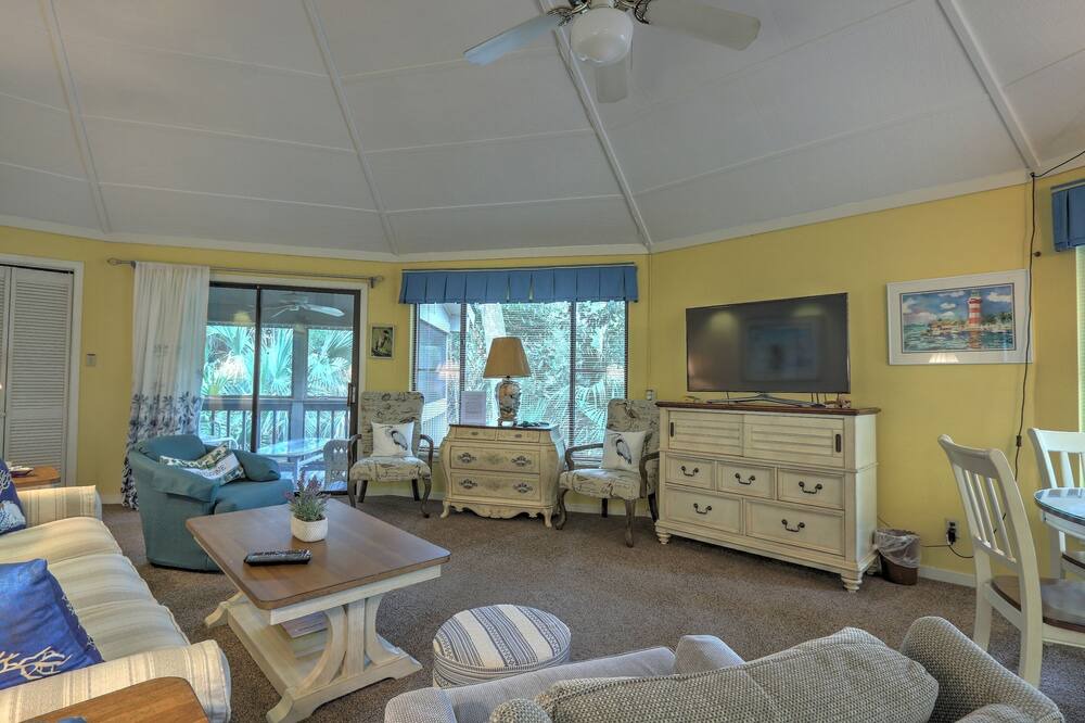 Photo of Bedroom in Night Heron