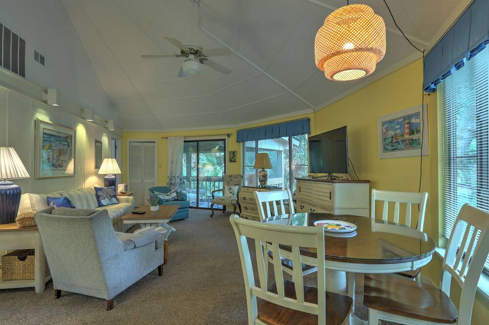 Photo of Bedroom in Night Heron