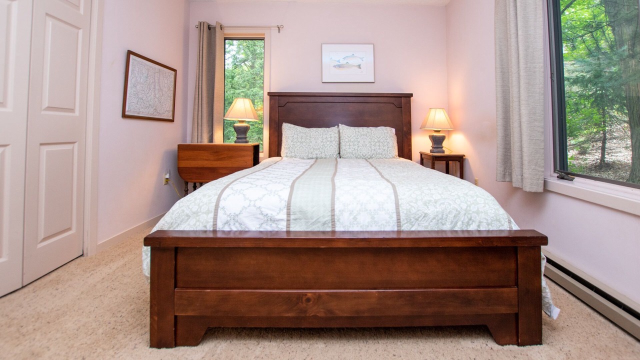 Photo of Bedroom in Holcomb