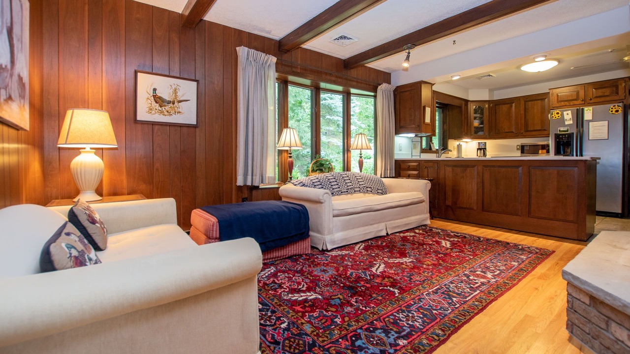 Photo of Livingroom in Holcomb