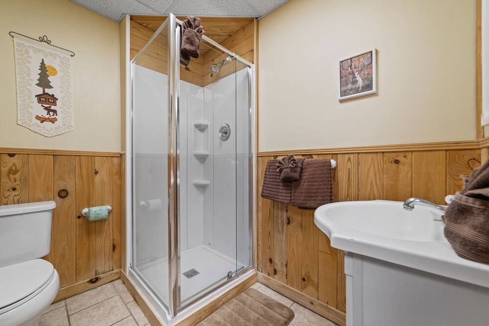Photo of Bathroom in Pigeon Forge
