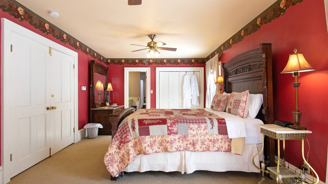 Photo of Bedroom in Historic District