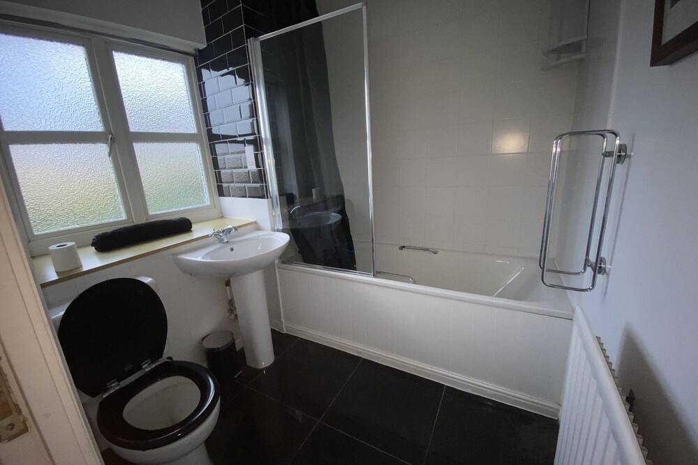 Photo of Bathroom in Greenhithe