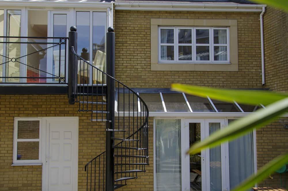 Photo of Outdoor in Greenhithe