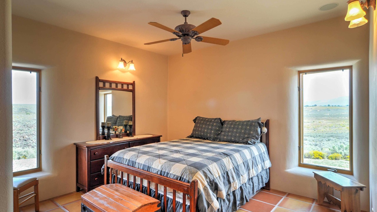 Photo of Bedroom in Ranchos De Taos