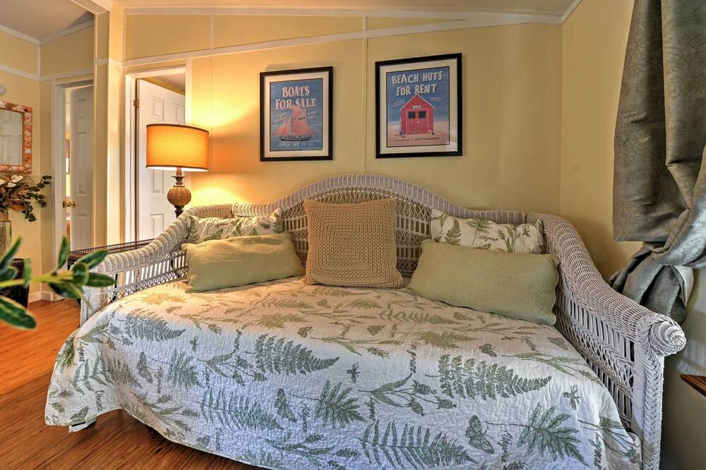 Photo of Bedroom in Midway