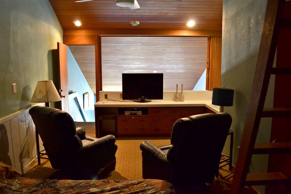 Photo of Bathroom in Maple City