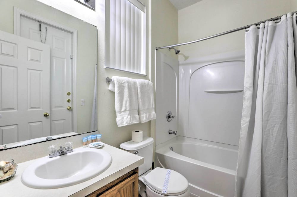 Photo of Bathroom in Windwood Bay
