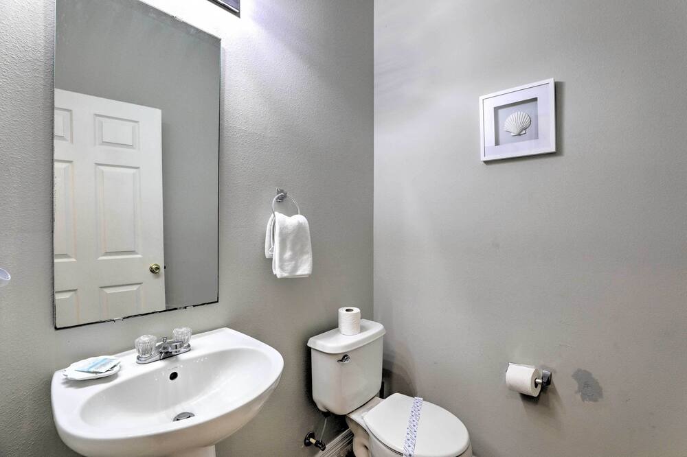 Photo of Bathroom in Windwood Bay