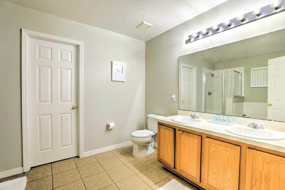 Photo of Bathroom in Windwood Bay