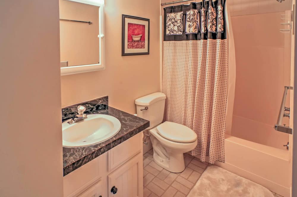 Photo of Bathroom in Bromley Mountain