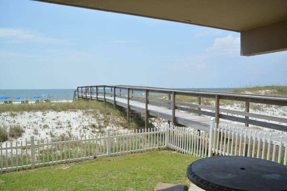 Photo of Patio Balcony in Ono Island