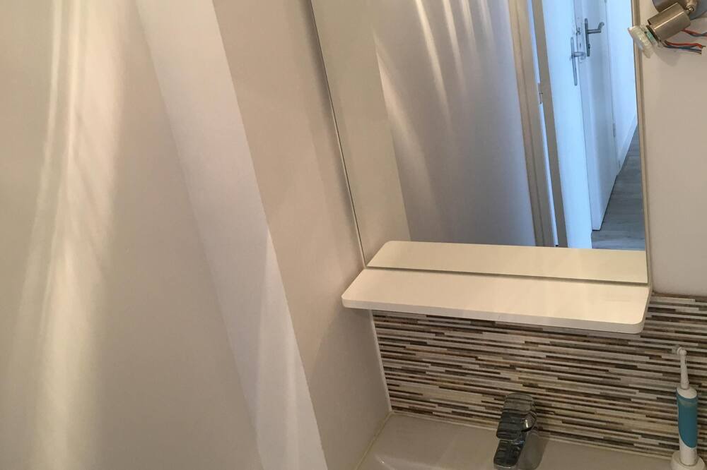 Photo of Bathroom in Coteaux Ouest