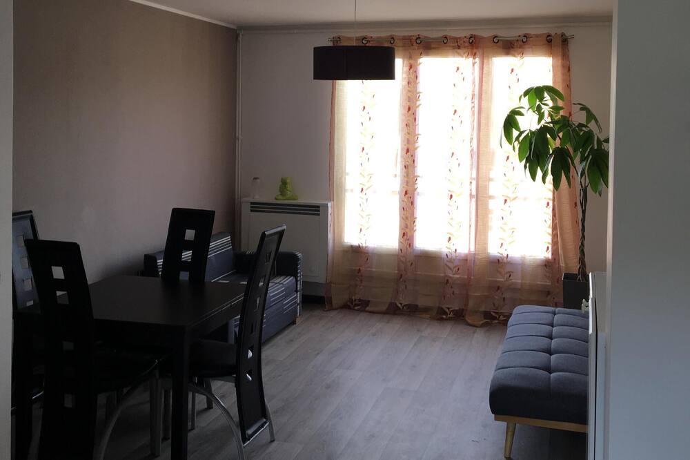 Photo of Livingroom in Coteaux Ouest