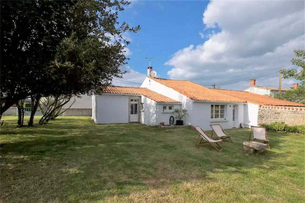Photo of Outdoor in St Benoist-sur-Mer