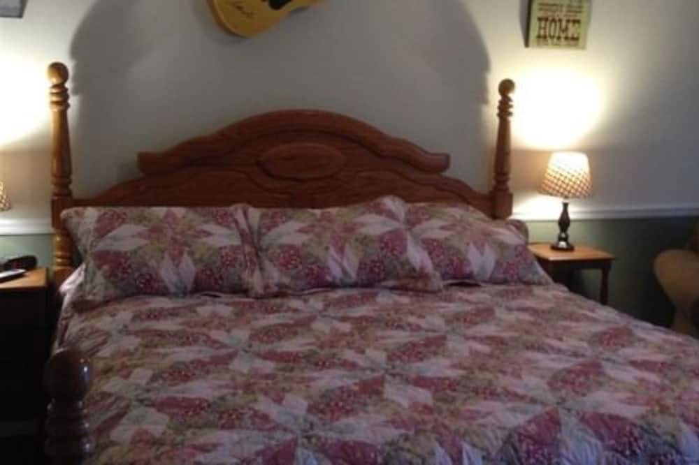 Photo of Bedroom in Marshfield