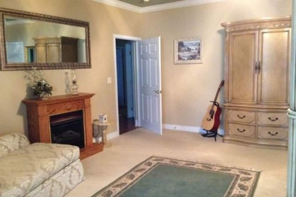 Photo of Bedroom in Marshfield