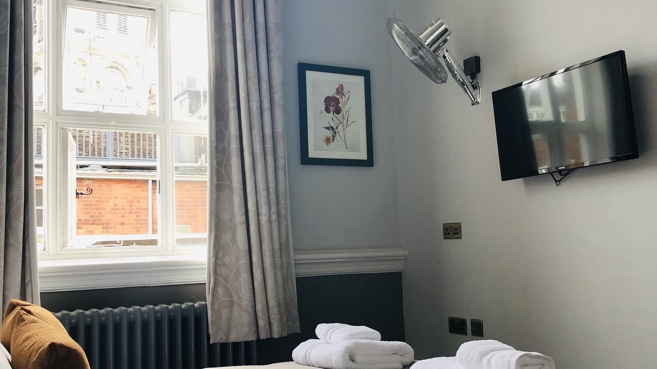 Photo of Bedroom in Warwick Town Centre