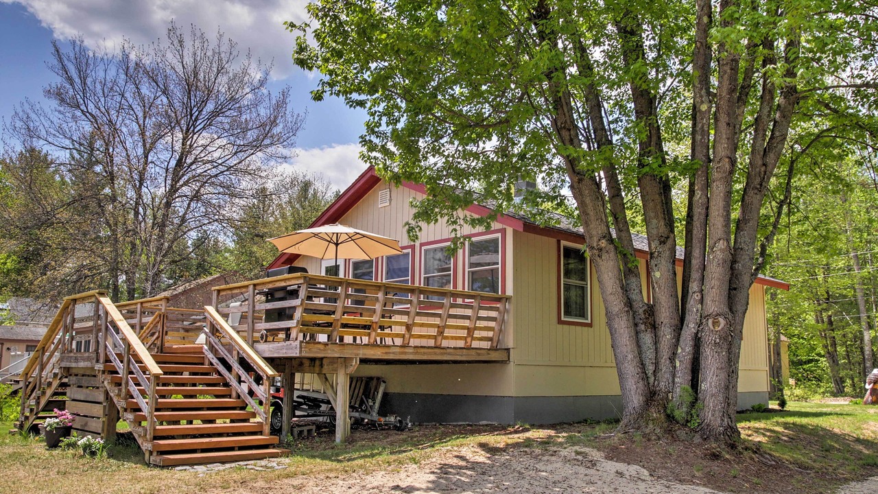 Photo of Buildings in Pine River Pond