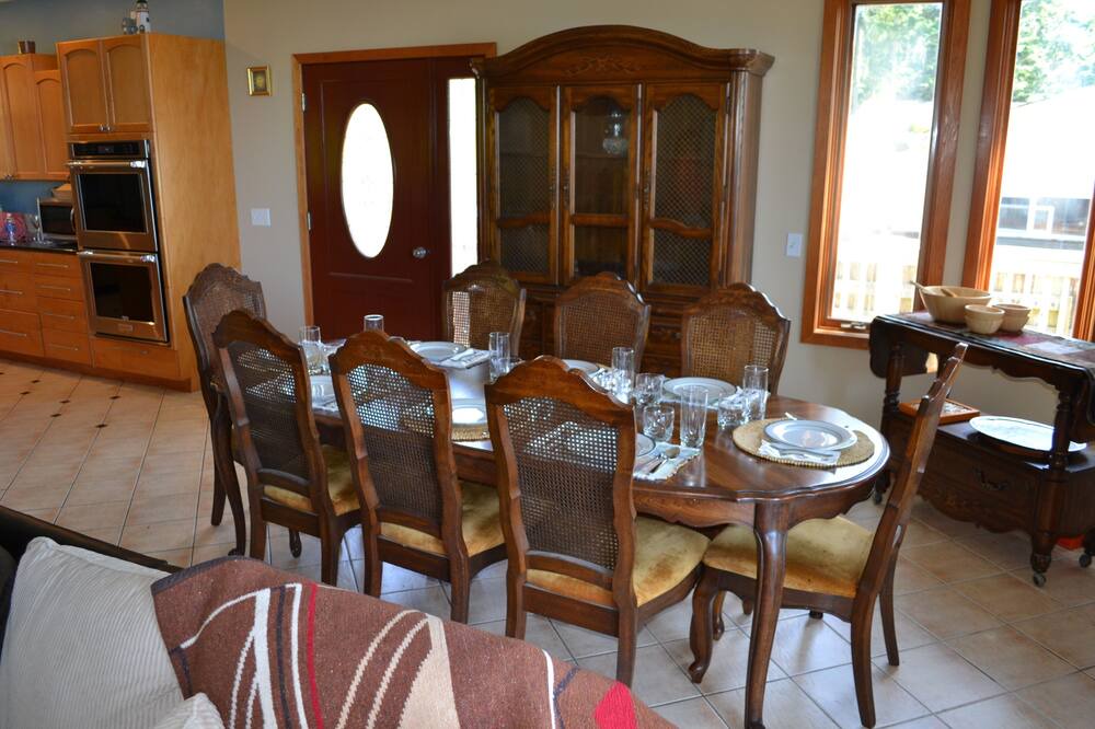 Photo of Livingroom in Langley