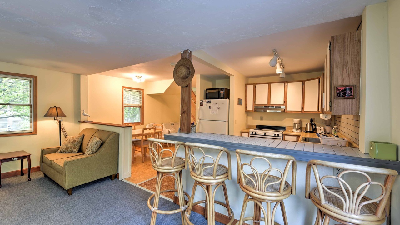 Photo of Livingroom in Northwest Harwich