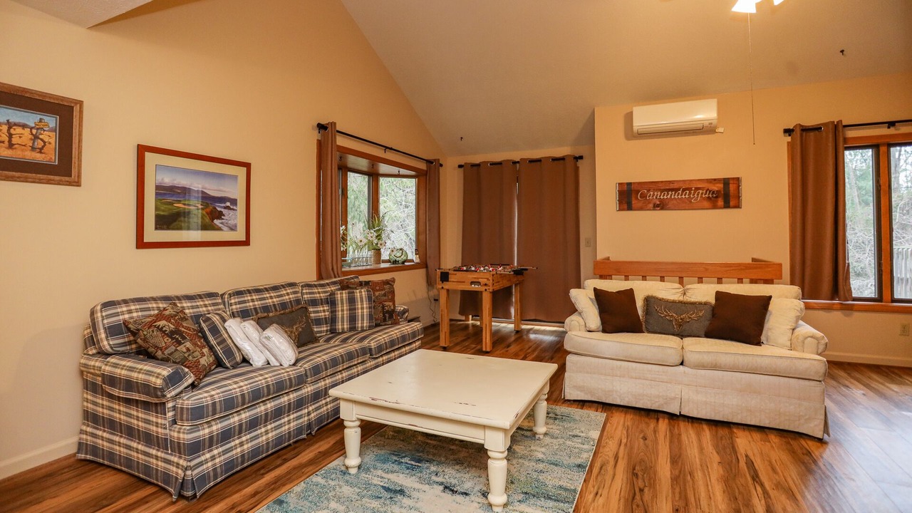 Photo of Livingroom in Canandaigua