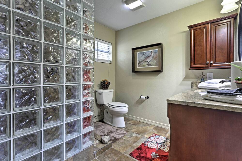 Photo of Bathroom in Hunt