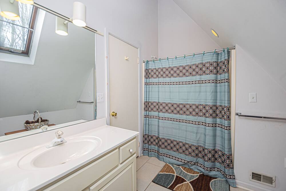 Photo of Bathroom in Oakland