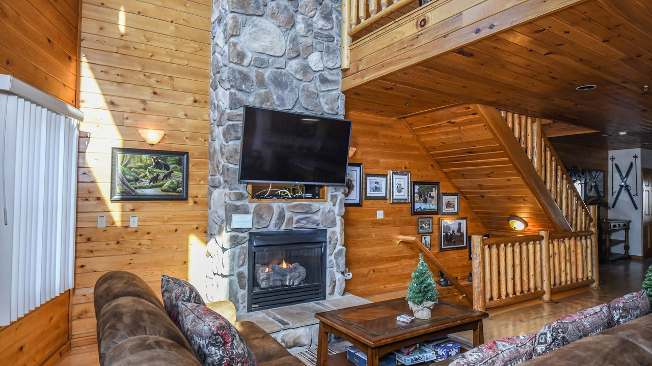 Photo of Livingroom in McHenry