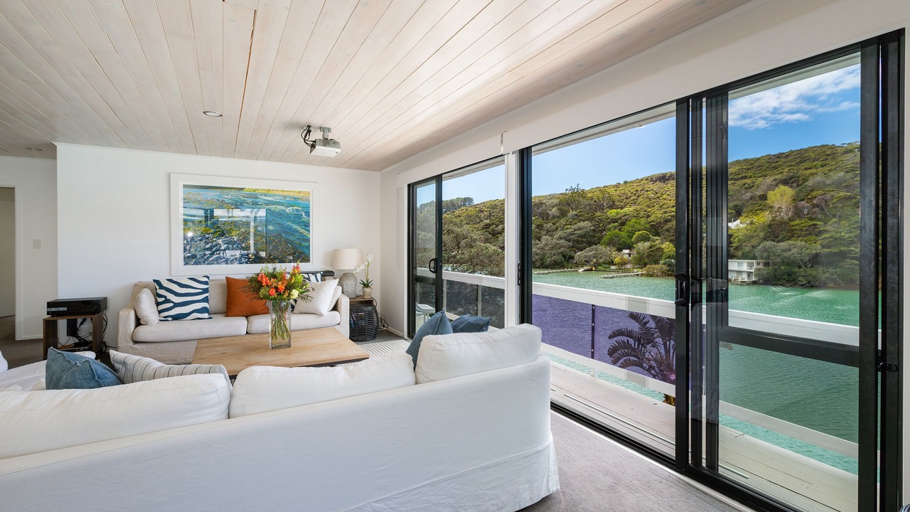 Photo of Livingroom in Kawau Island