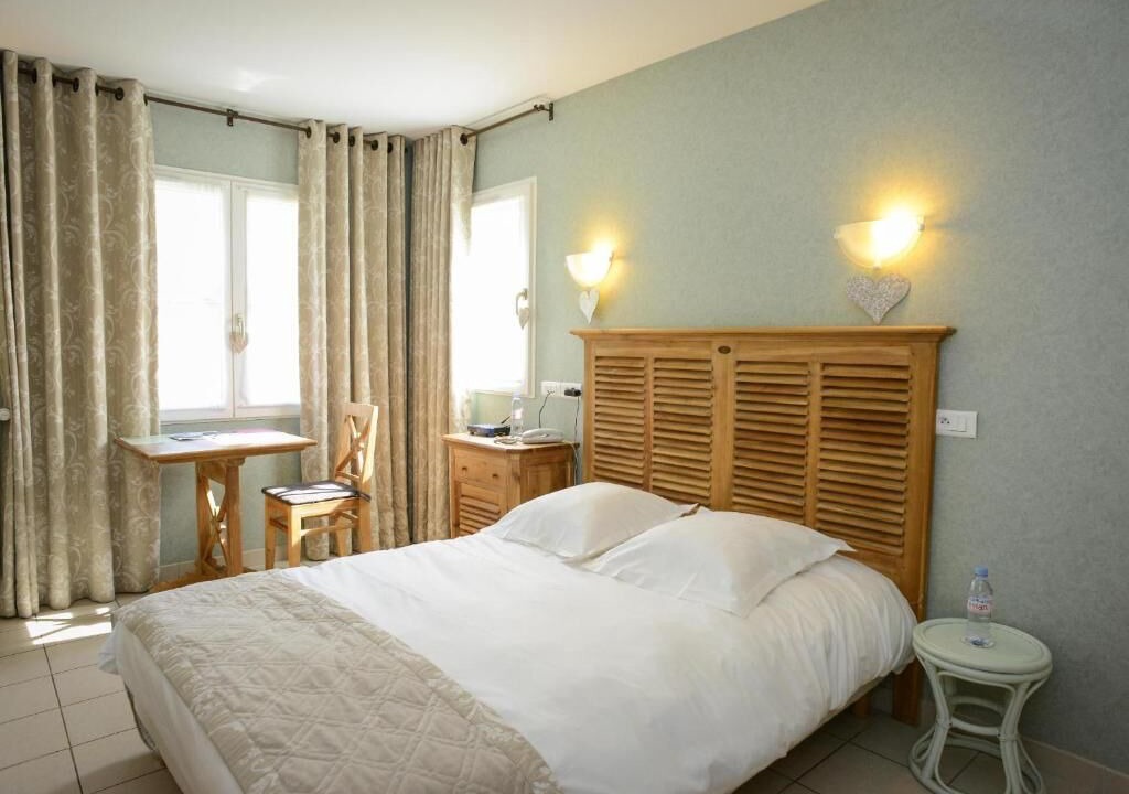 Photo of Bedroom in Carolles