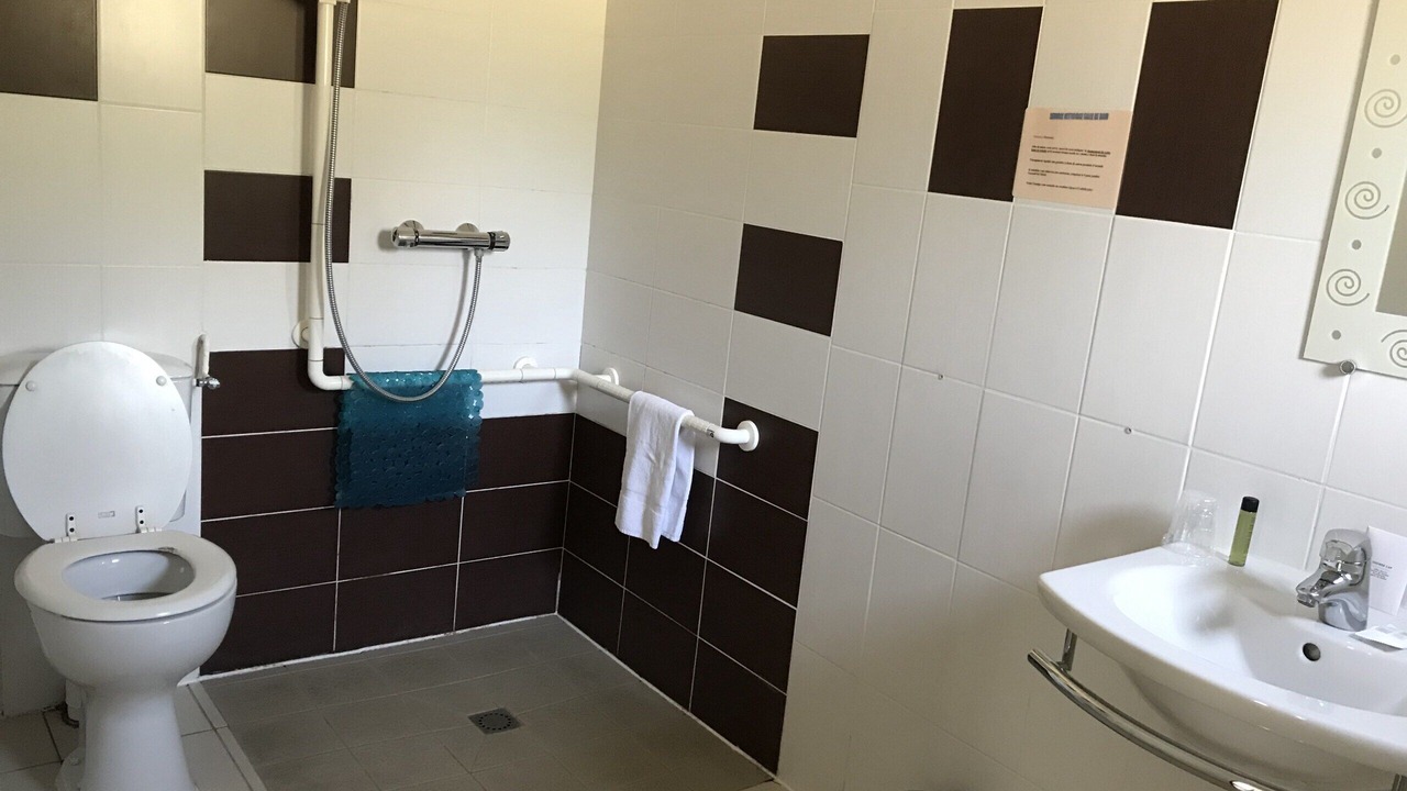 Photo of Bathroom in Carolles