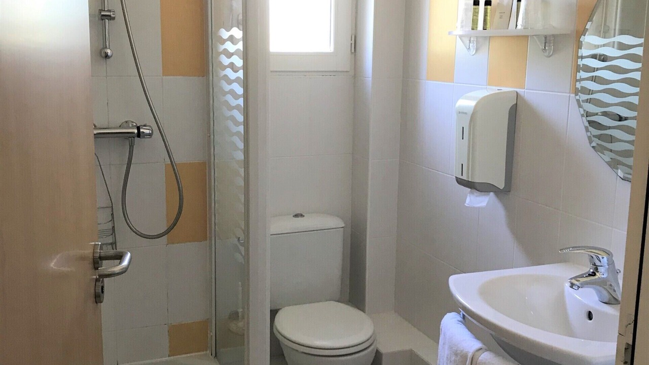 Photo of Bathroom in Carolles