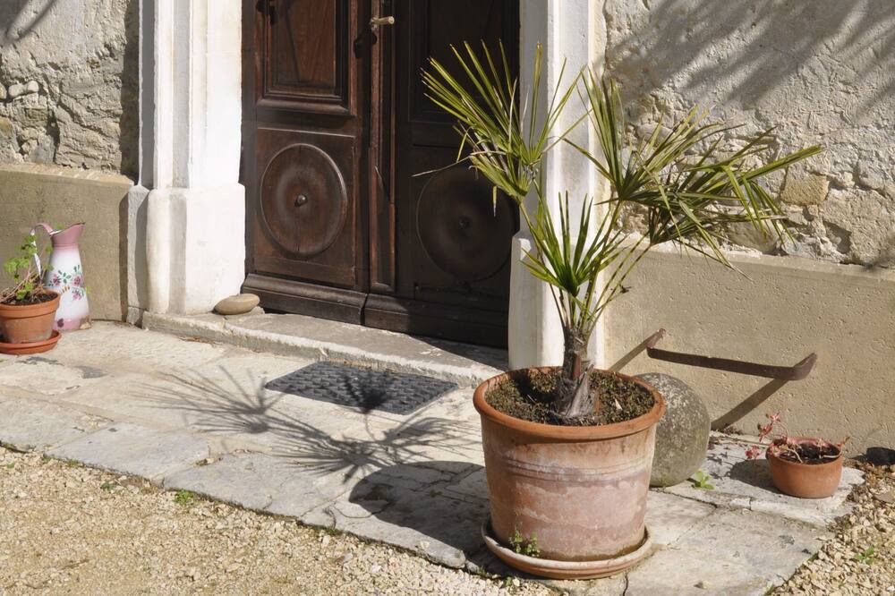 Photo of Outdoor in Charols