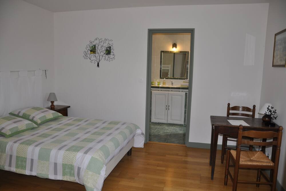 Photo of Bedroom in Charols