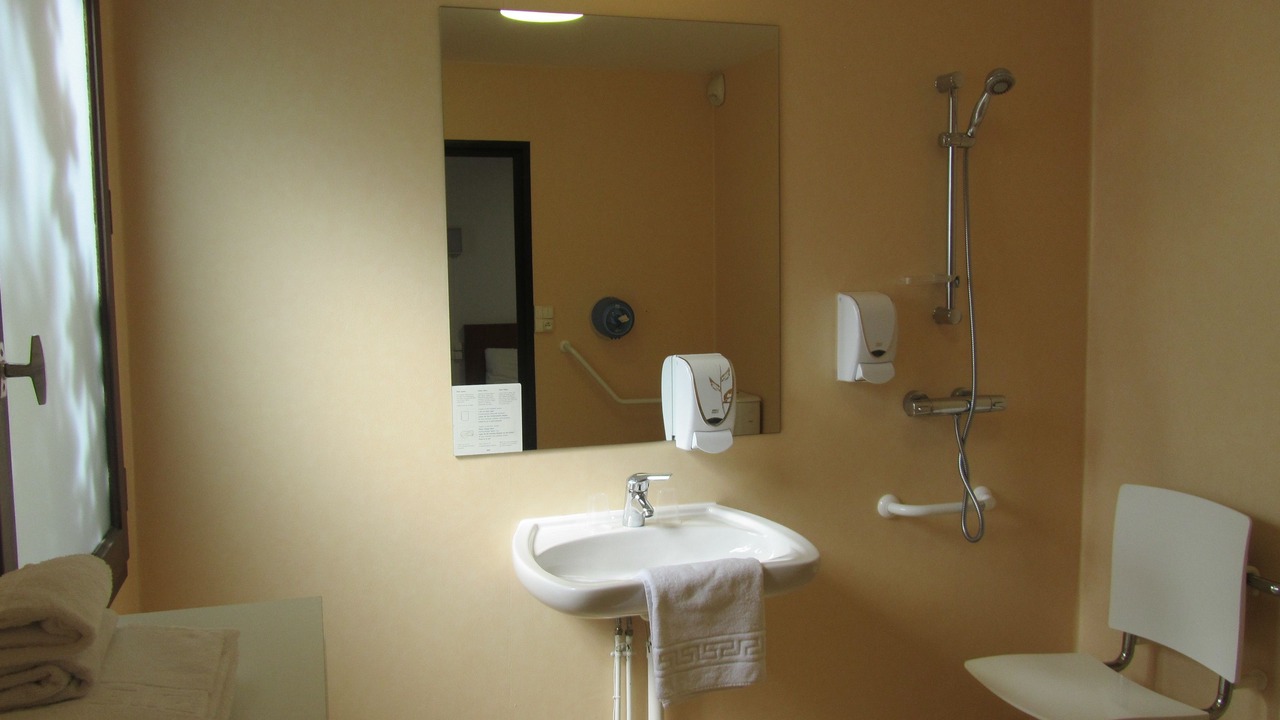 Photo of Bathroom in Saint-Eloy-les-Mines