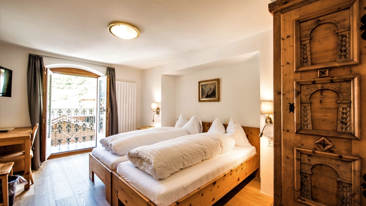 Photo of Bedroom in Mustair
