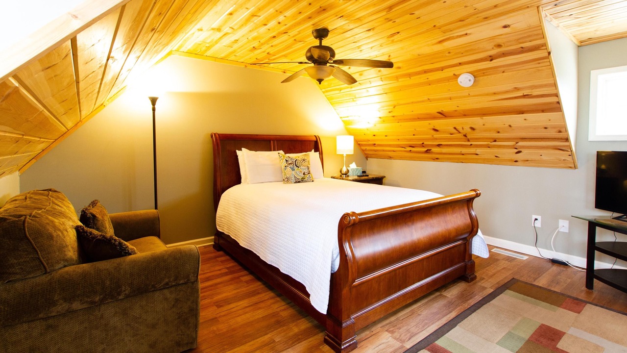 Photo of Bedroom in Dahlonega