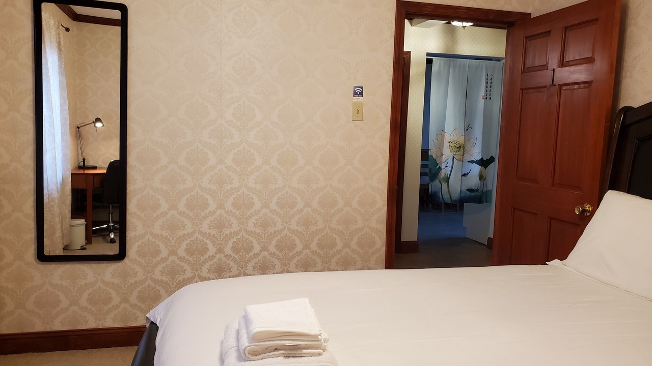 Photo of Others in Strawberry Hill