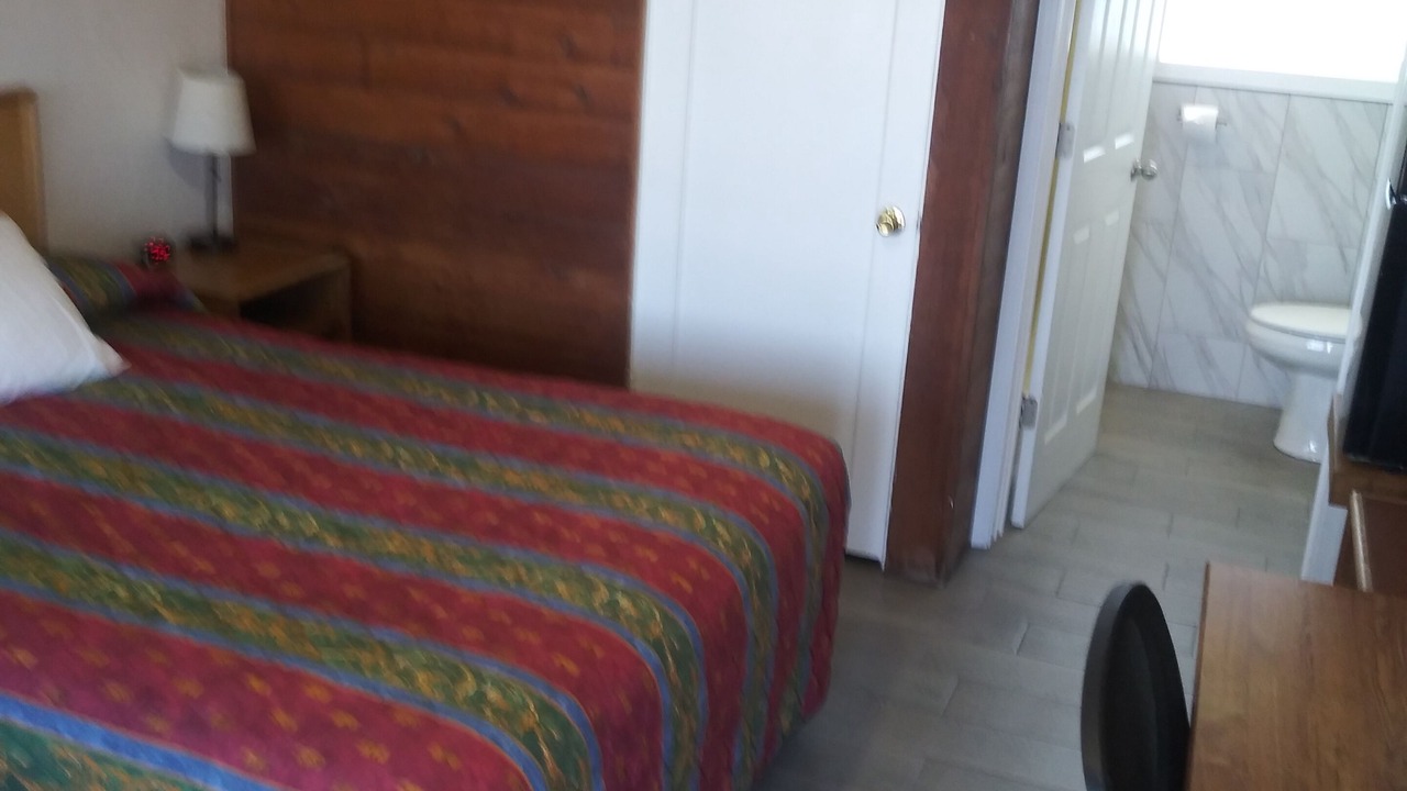 Photo of Bedroom in Coos Bay