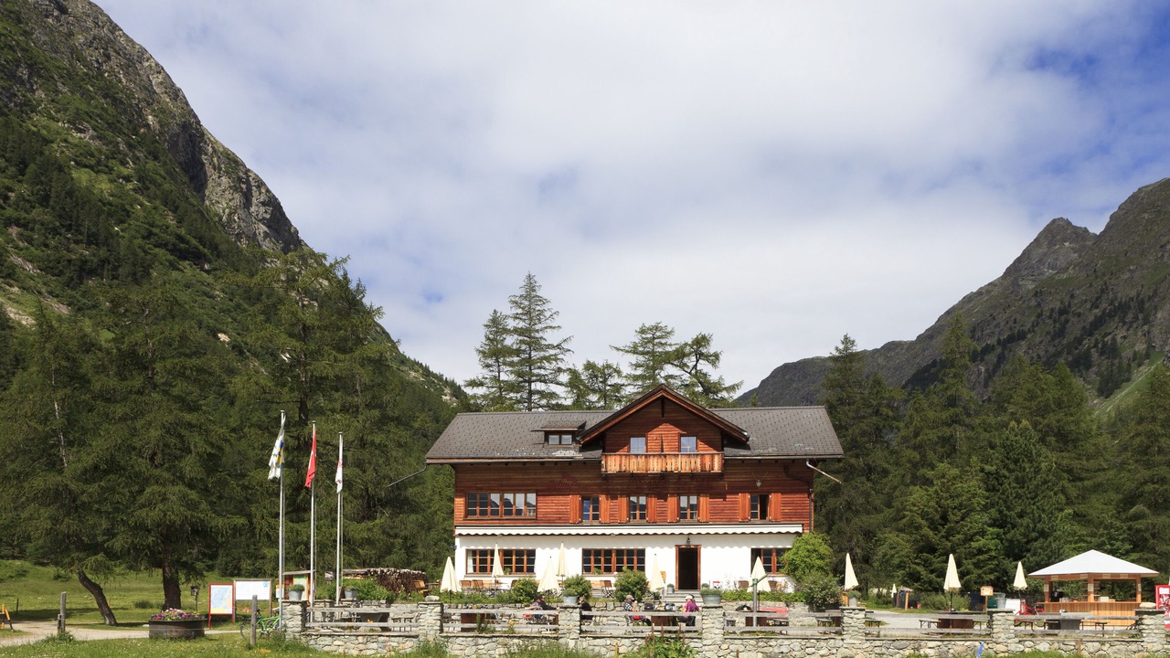 Photo of Outdoor in Bever