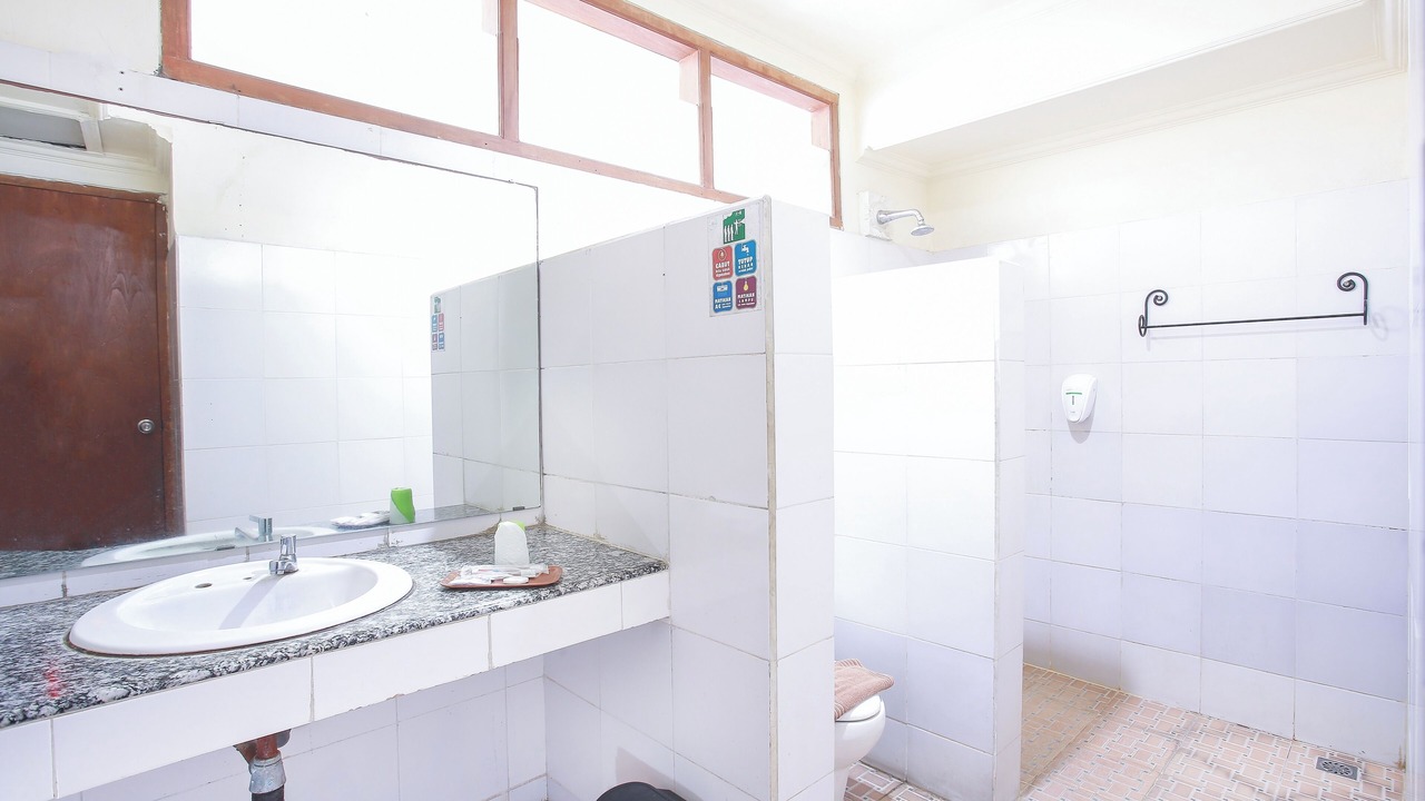 Photo of Bathroom in Kalipuro