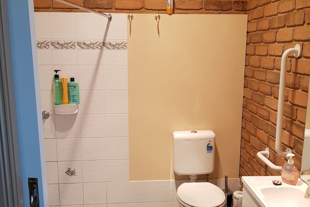 Photo of Bathroom in Ventnor